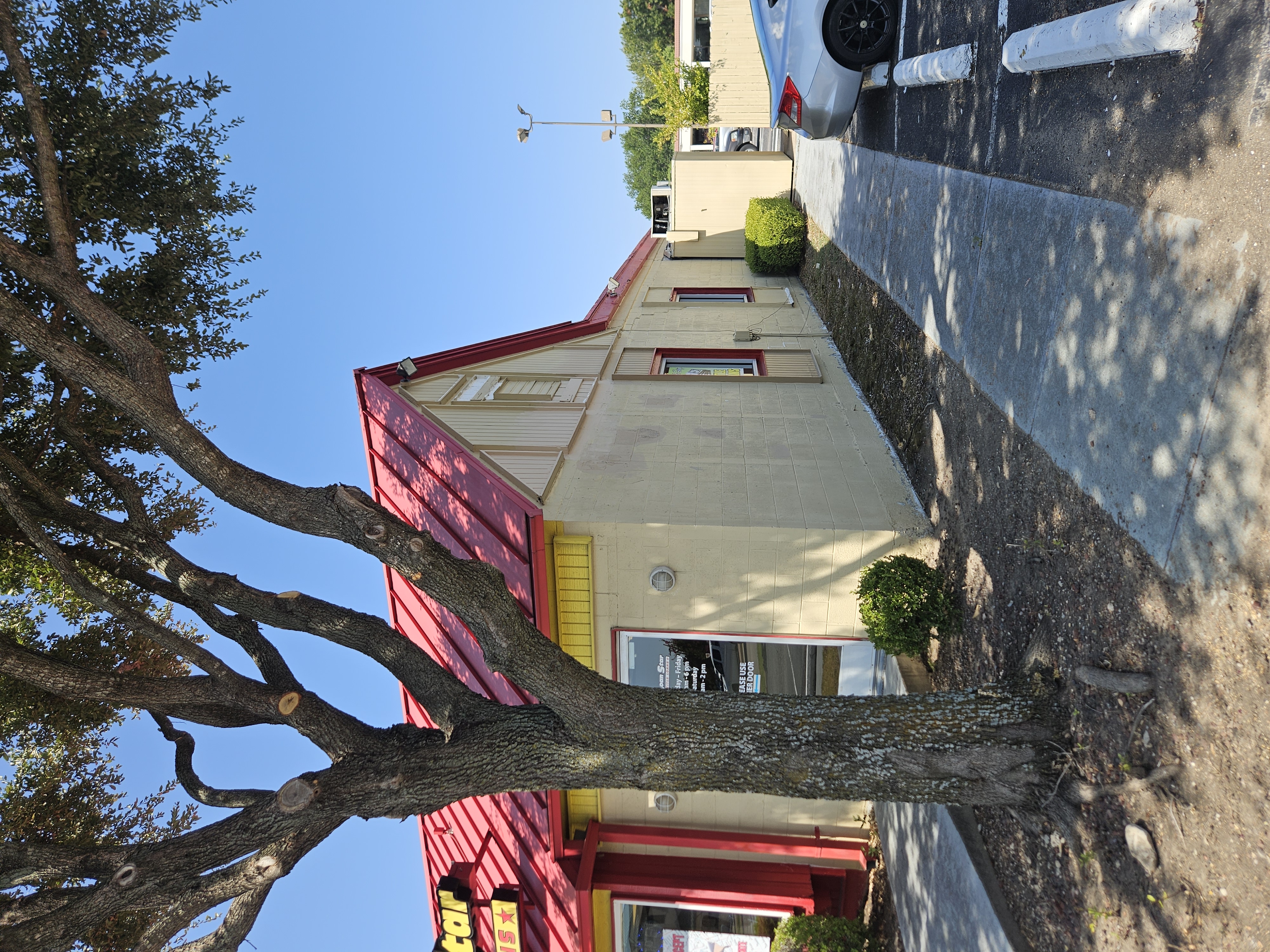 401 N. Highway 77, Waxahachie
