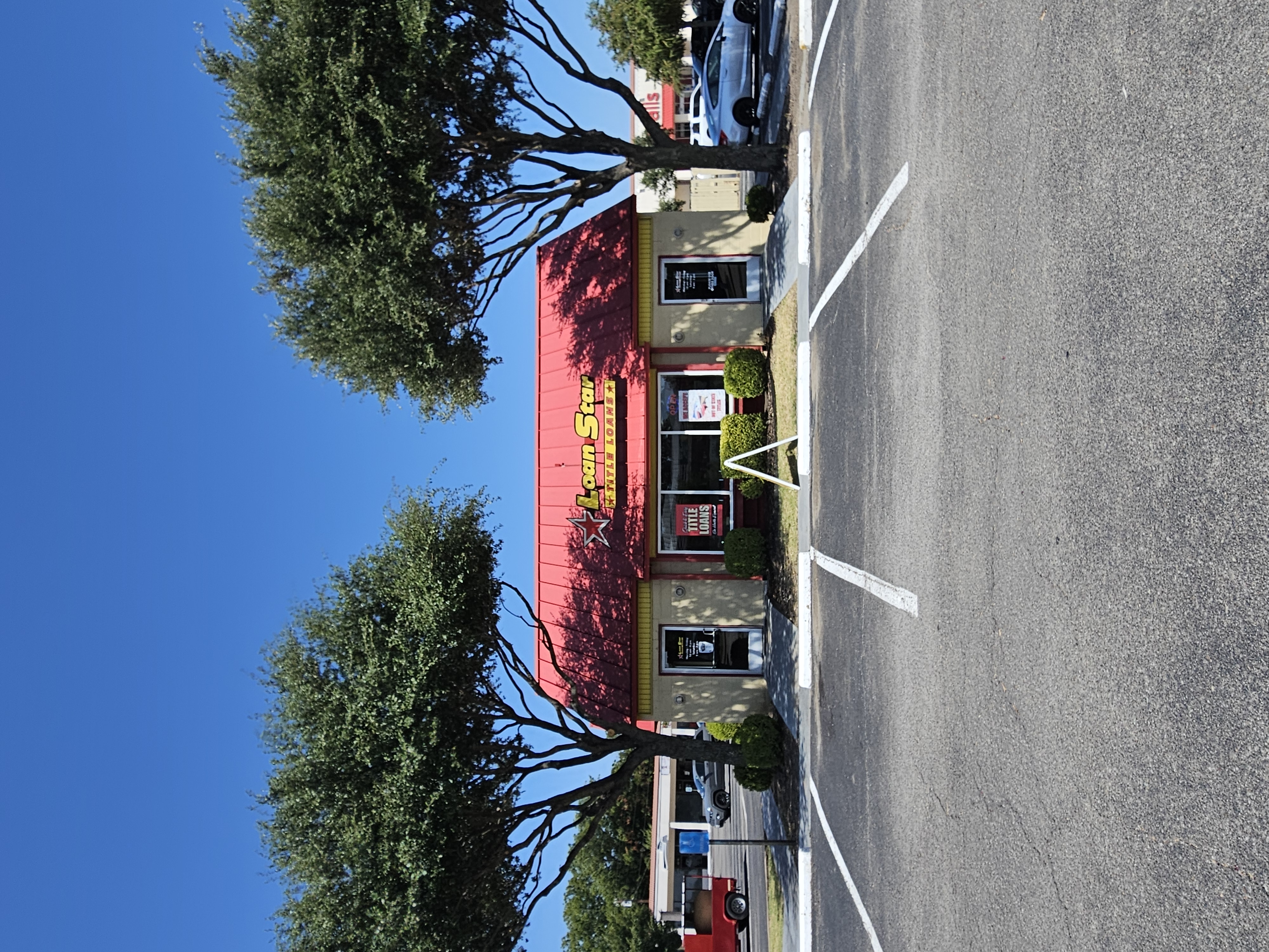 401 N. Highway 77, Waxahachie