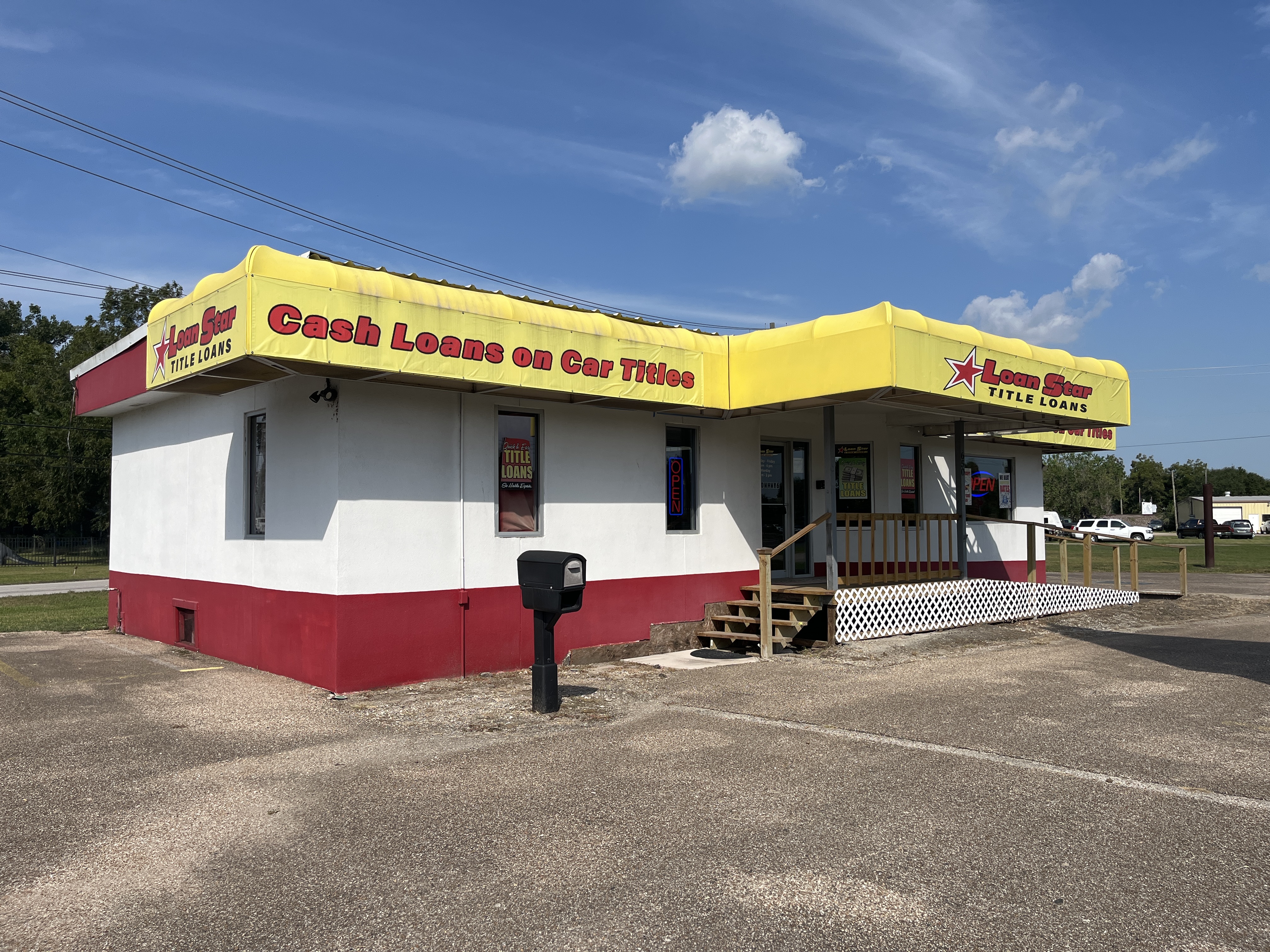 650 West Highway 6, Alvin